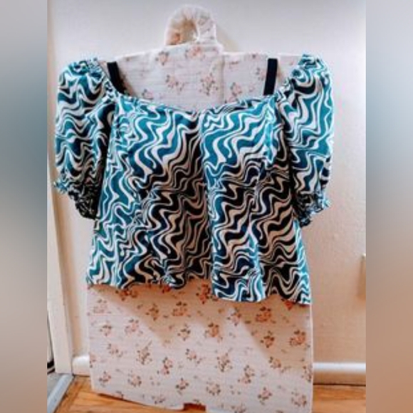 AVA & VIV 4X blue/white print crop blouse - Picture 9 of 10